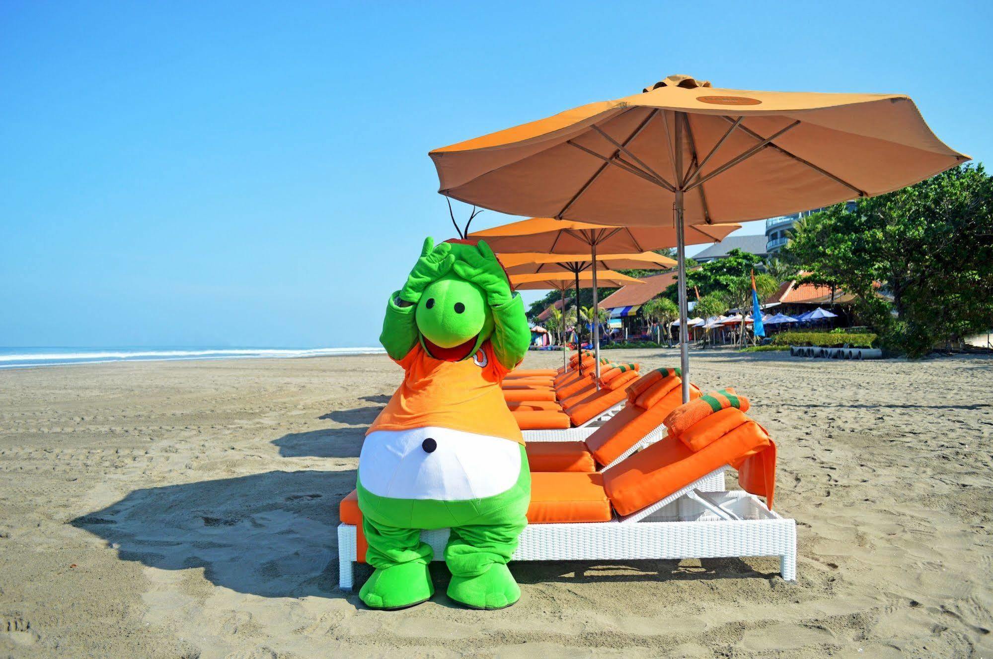 Harris Hotel Seminyak Екстериор снимка